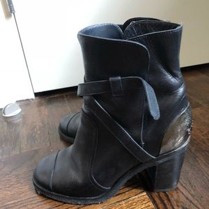 Ankle boots